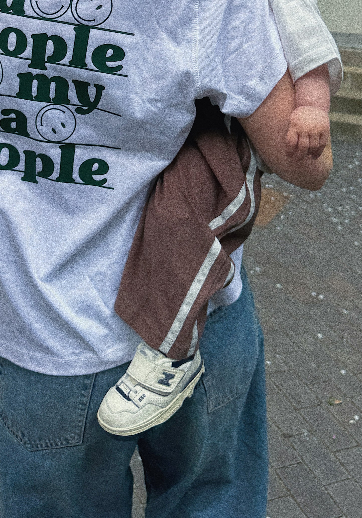 Kind People Tee MOM (PRE-order - afsendes i uge 23)