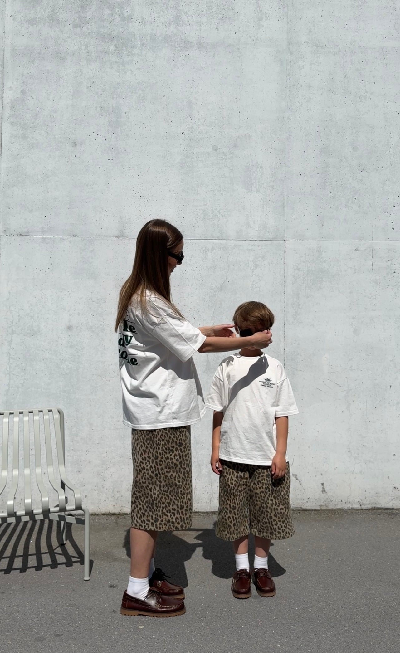 Kind People Tee MOM (PRE-order - afsendes i uge 23)
