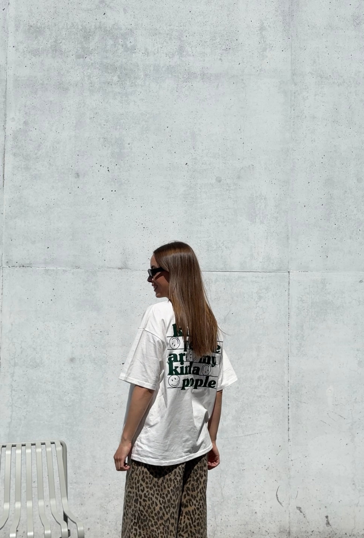 Kind People Tee MOM (PRE-order - afsendes i uge 23)