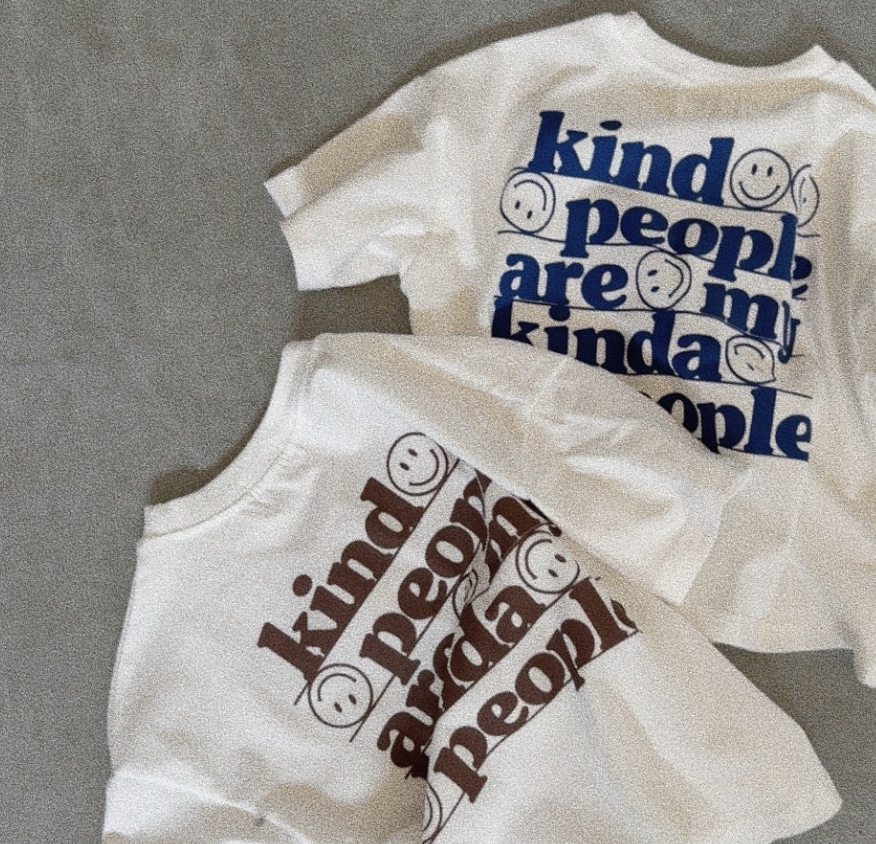 Kind People Tee MOM (PRE-order - afsendes i uge 23)