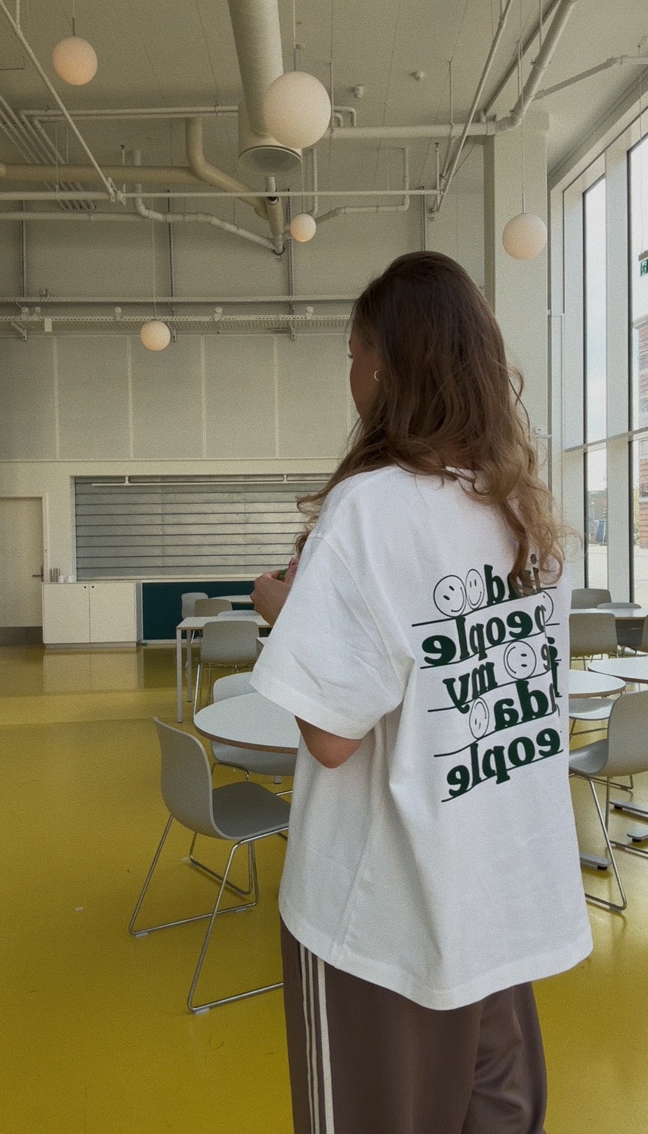 Kind People Tee MOM (PRE-order - afsendes i uge 23)