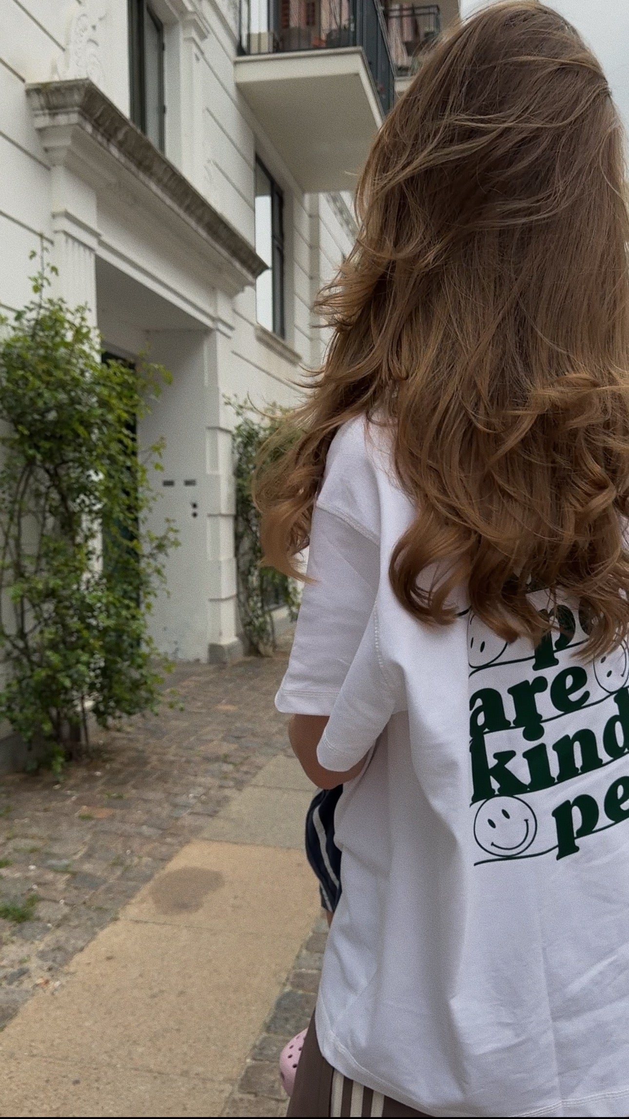 Kind People Tee MOM (PRE-order - afsendes i uge 23)
