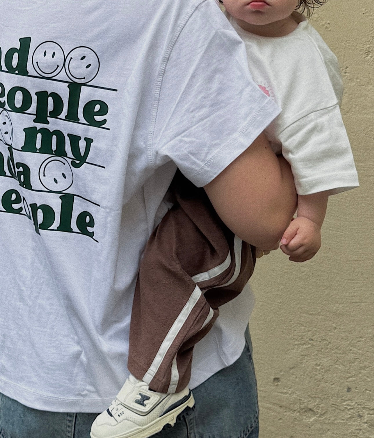 Kind People Tee MOM (PRE-order - afsendes i uge 23)