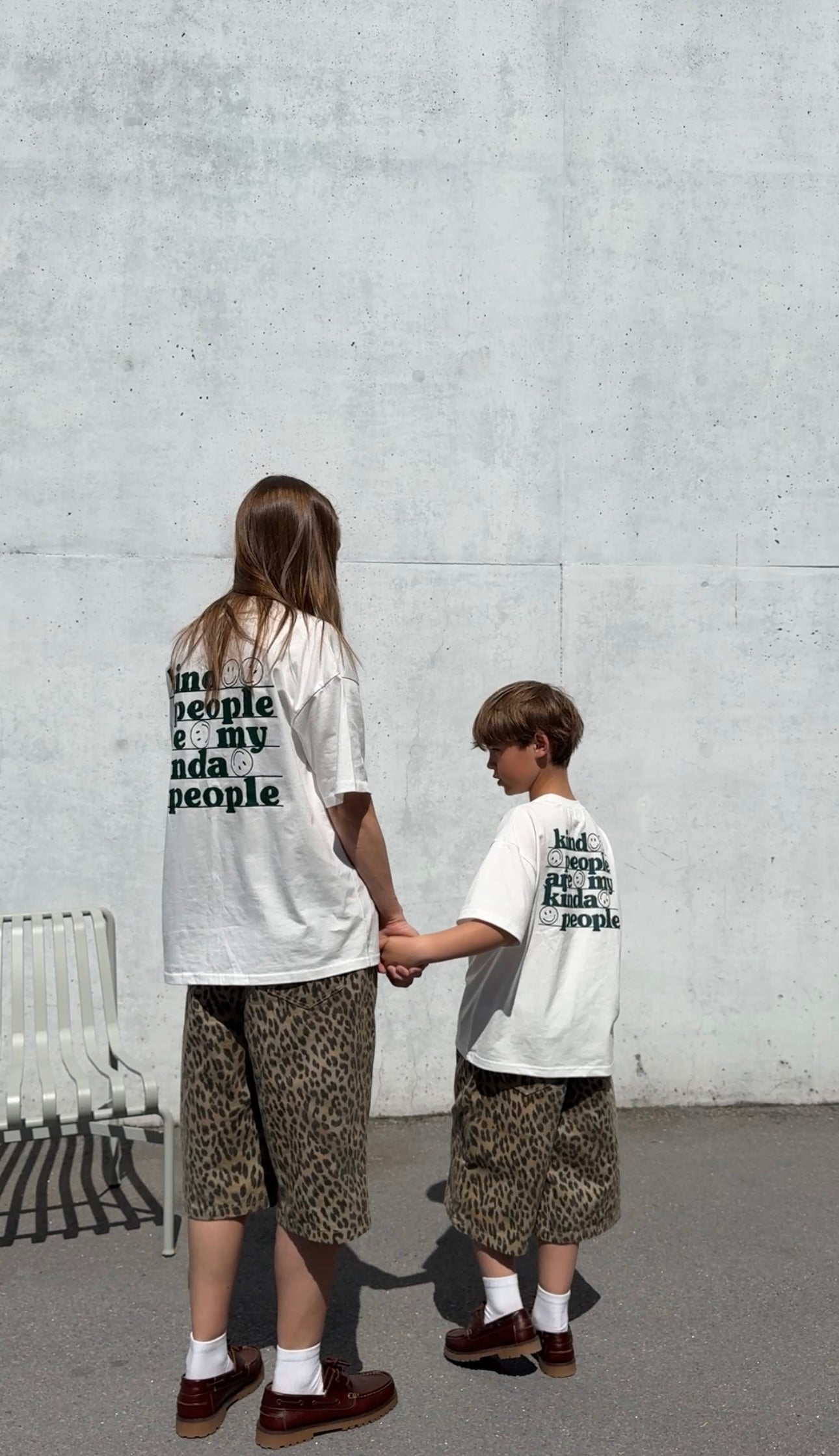 Kind People Tee MOM (PRE-order - afsendes i uge 23)