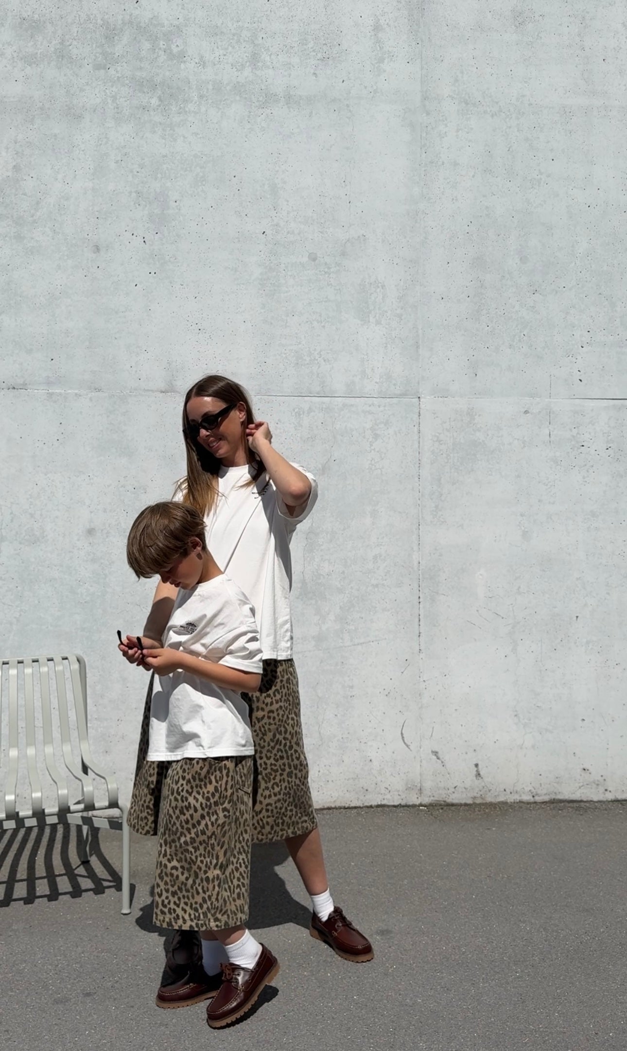 Kind People Tee MOM (PRE-order - afsendes i uge 23)